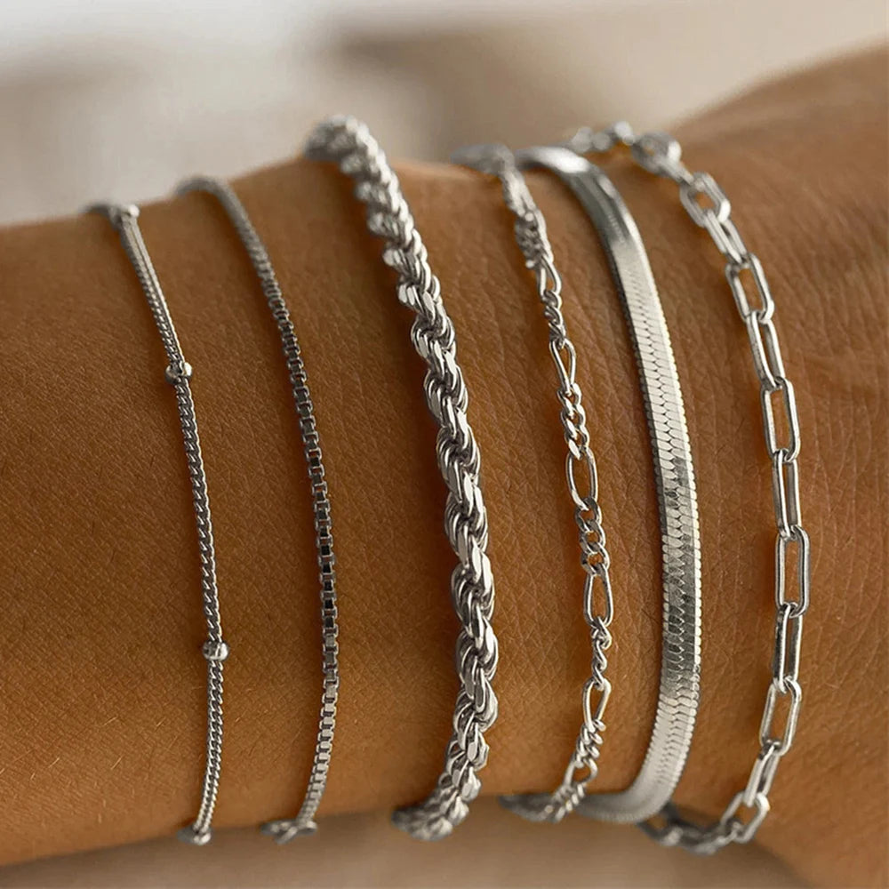 Fashionable Snake Imitation Gemstone Bangle