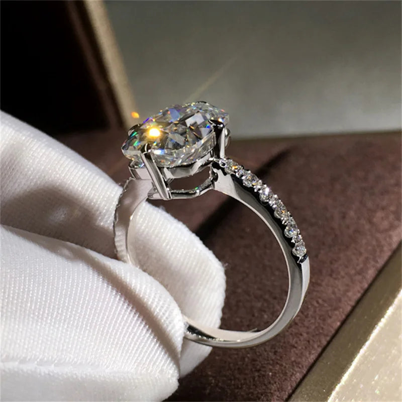 3 Carats Moissanite Gemstone Ring