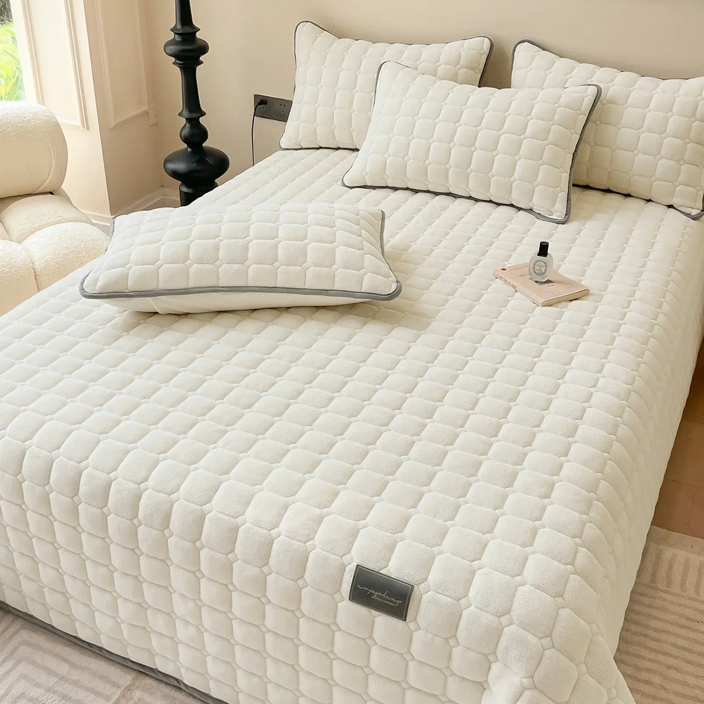 Luxury Velvet Quilt Set