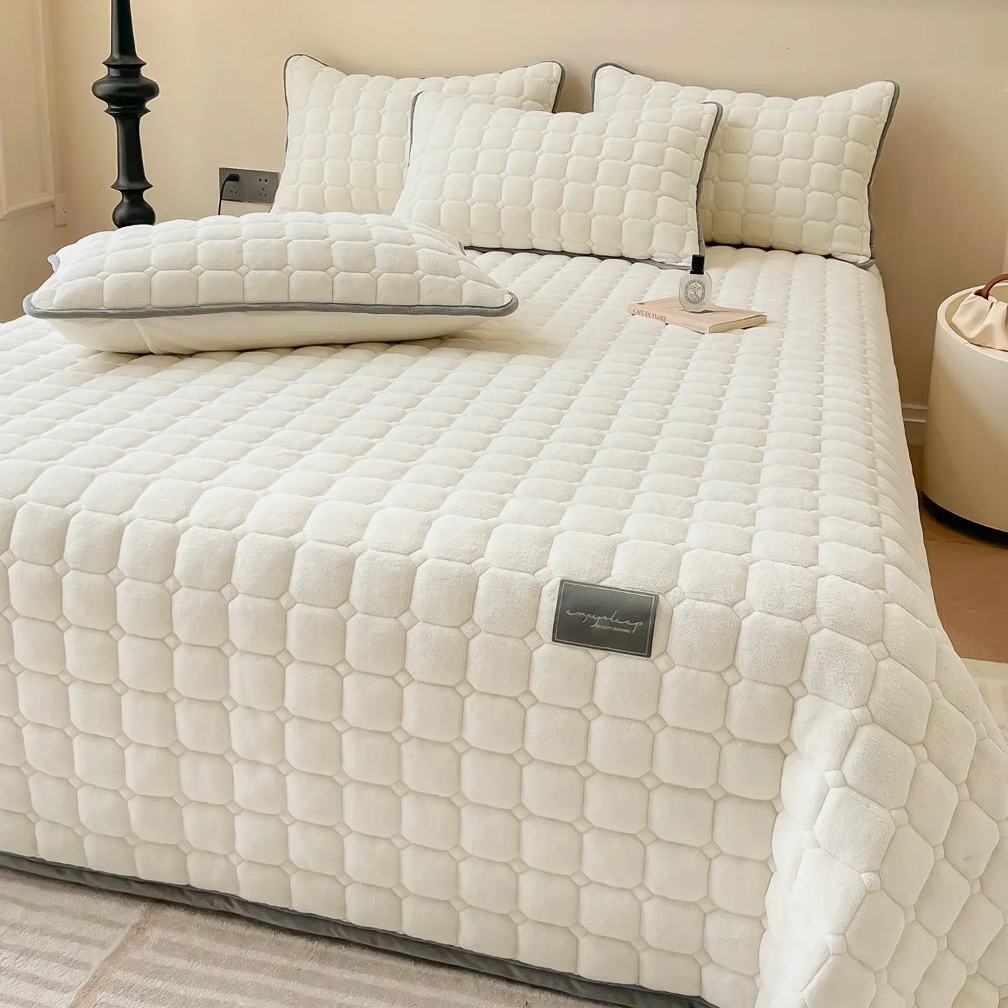 Luxury Velvet Quilt Set