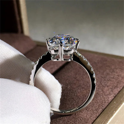 3 Carats Moissanite Gemstone Ring